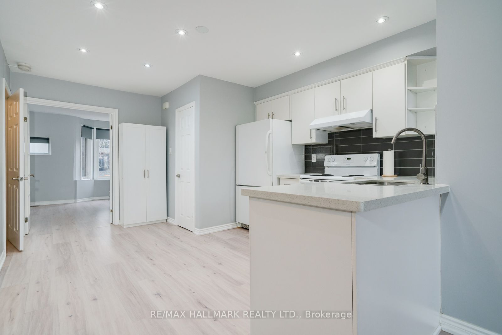 371 Woodbine Ave, #3