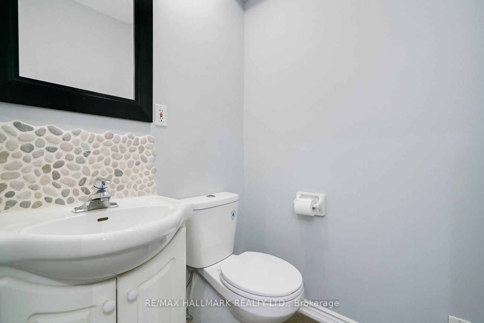 371 Woodbine Ave, #3