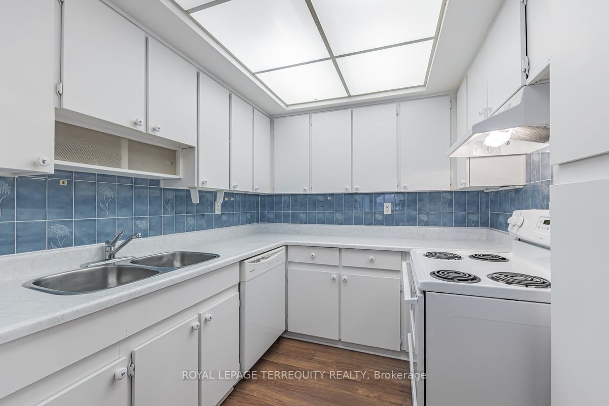 121 Ling Rd, #1010