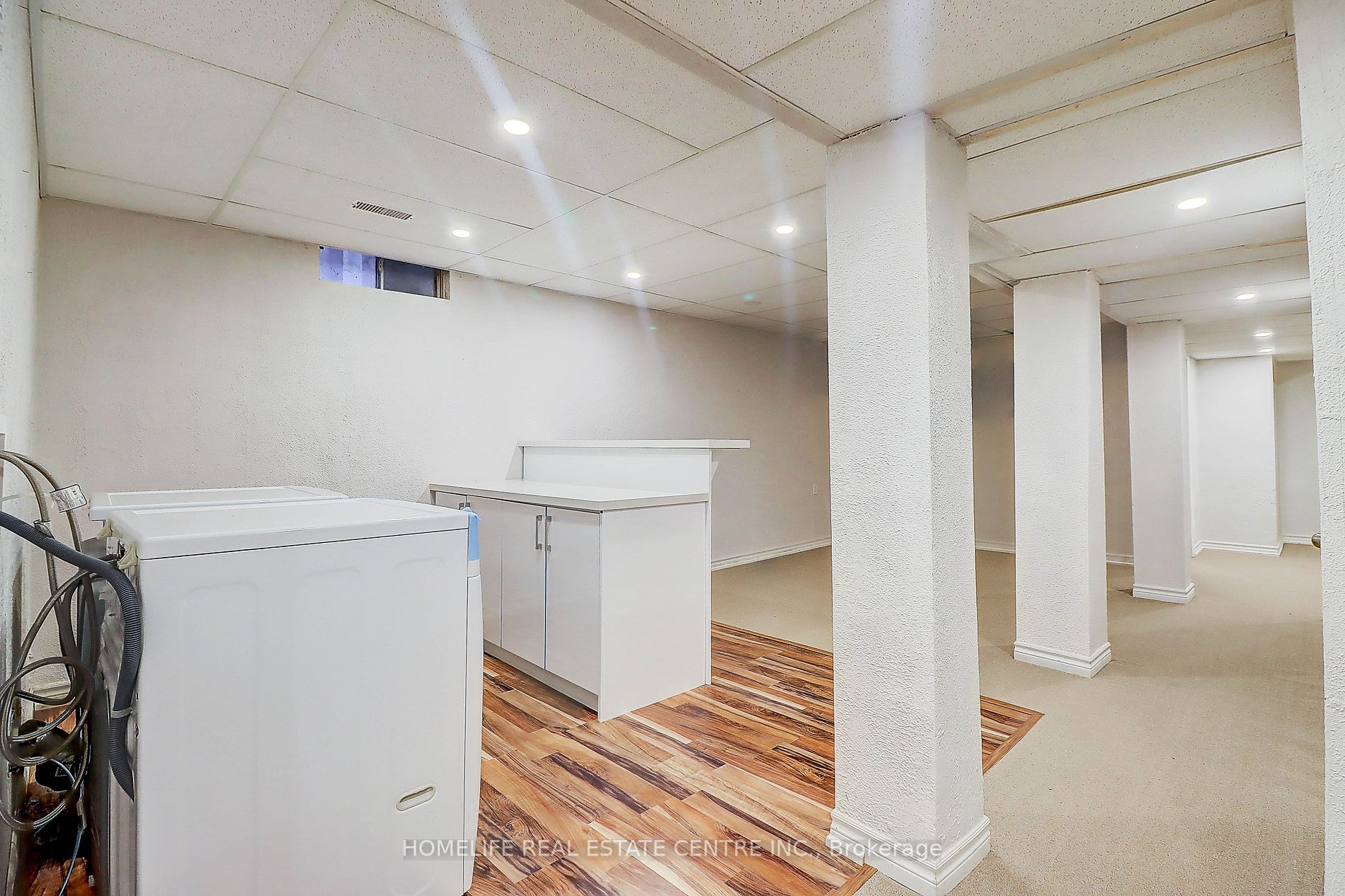 71 Hewitt Cres