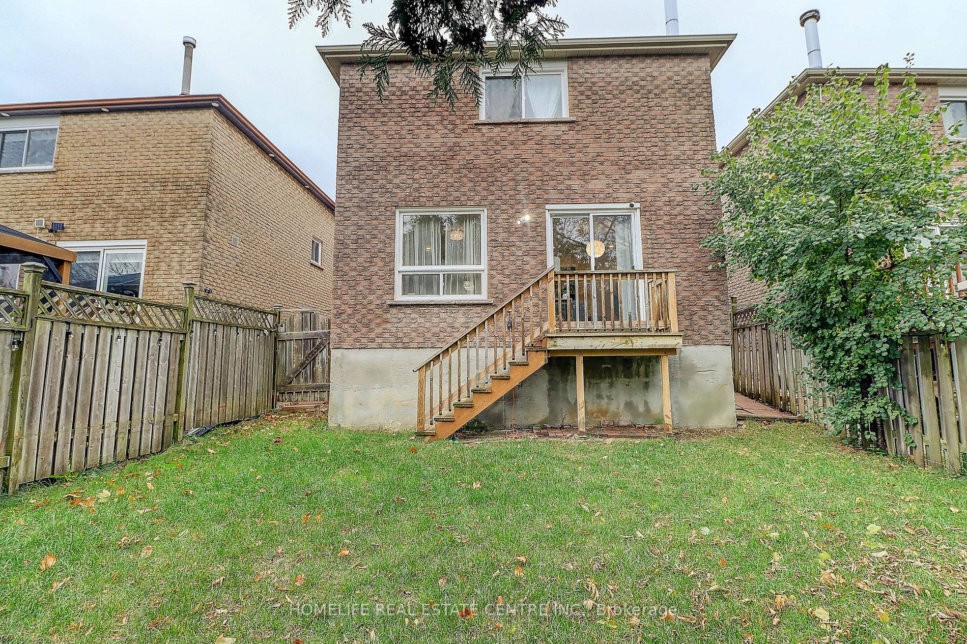 71 Hewitt Cres