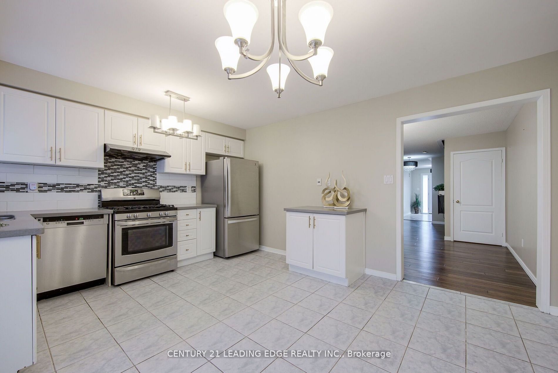 66 Hubbell Dr