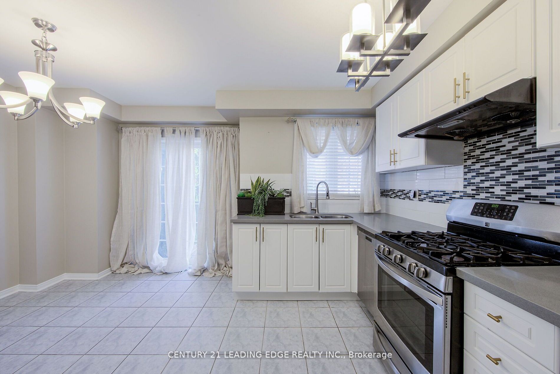 66 Hubbell Dr