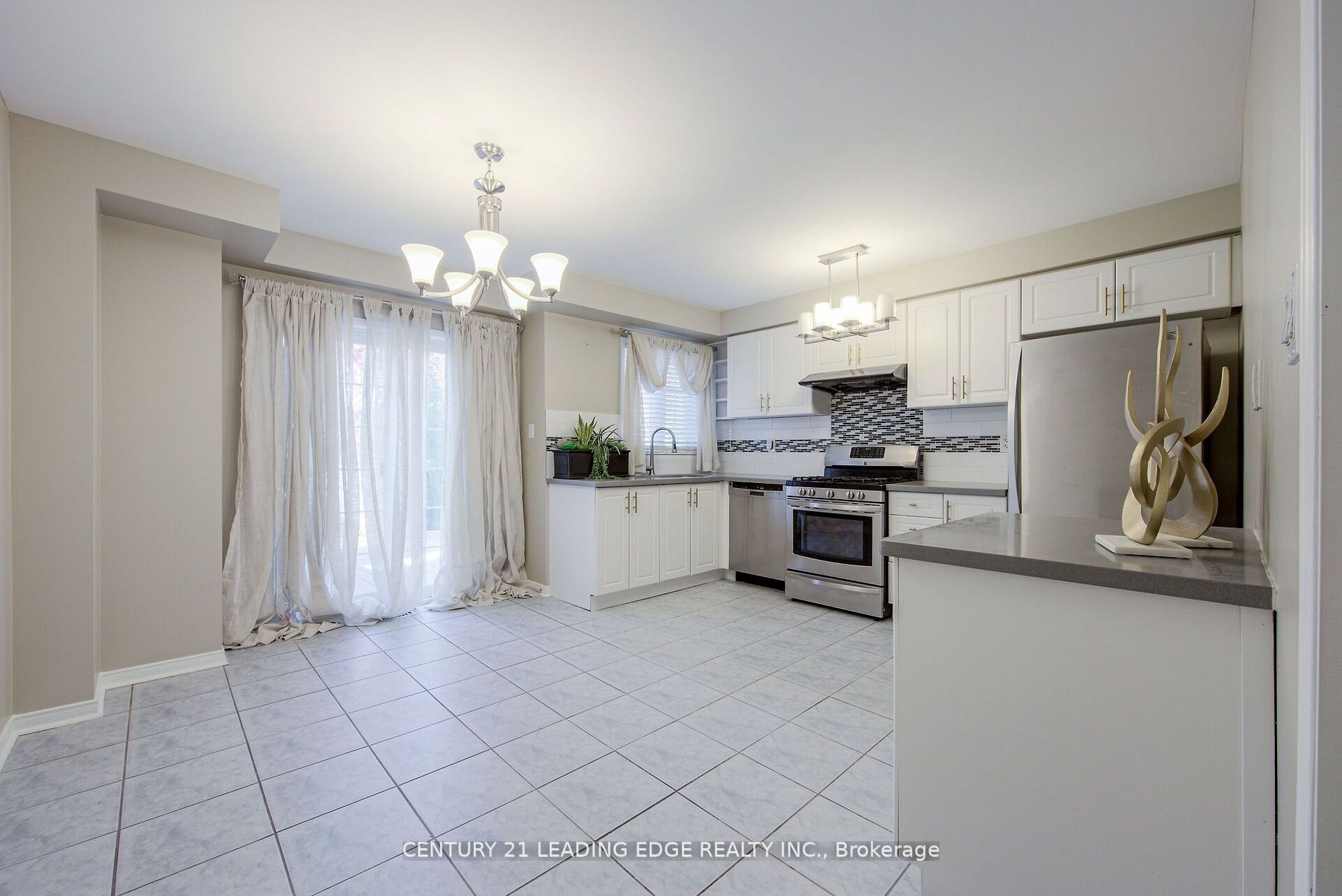 66 Hubbell Dr