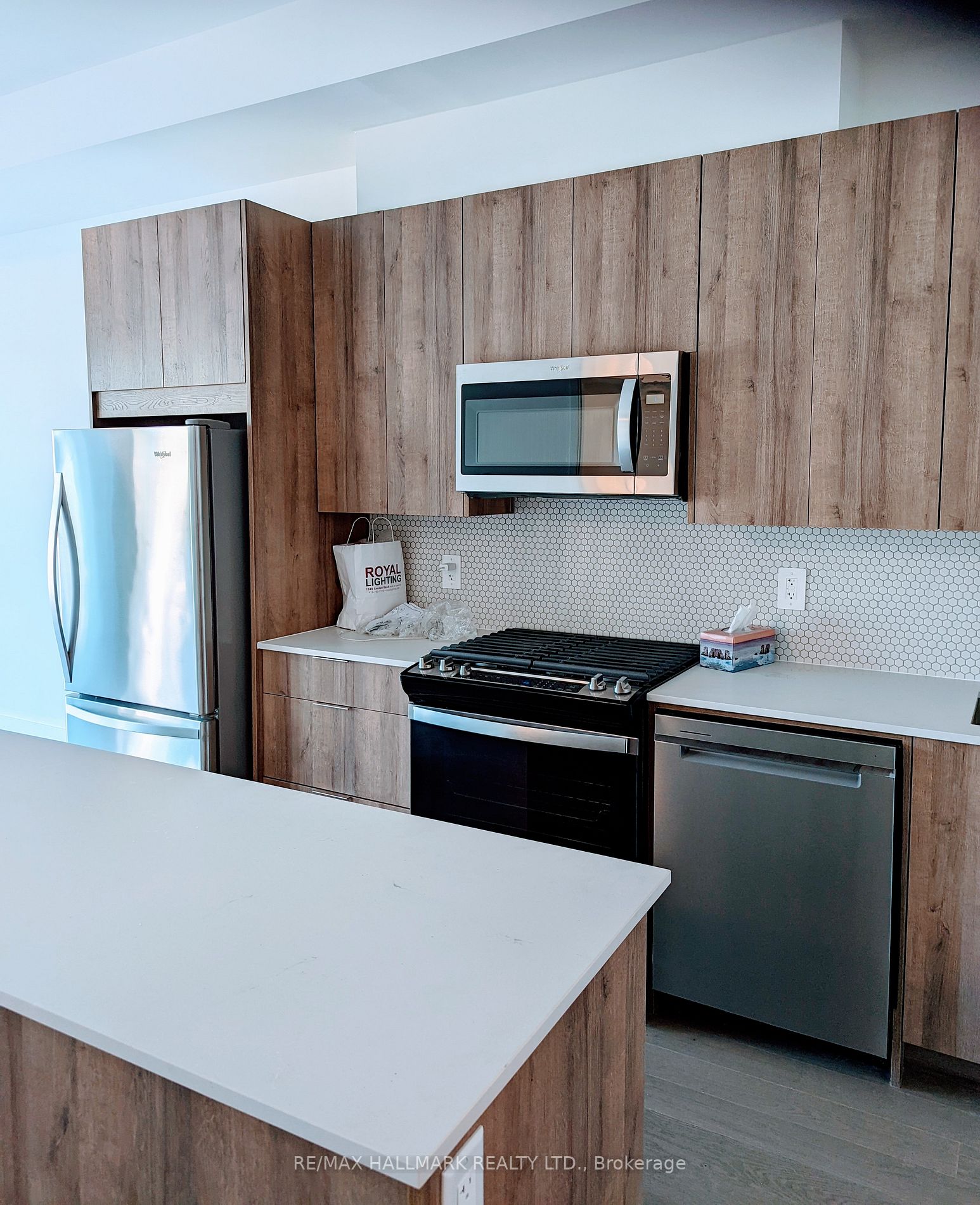 495 Logan Ave, #213