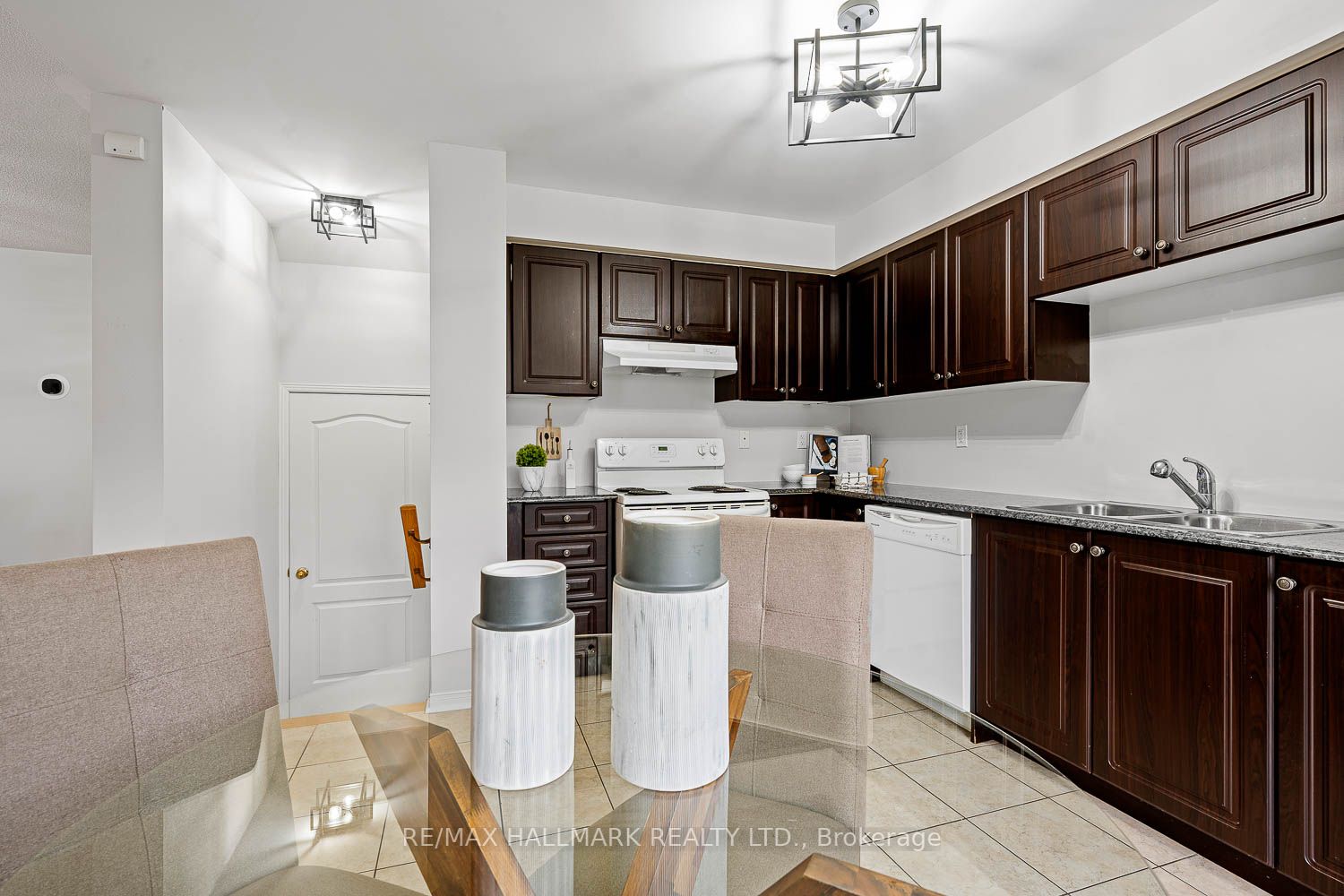 39 Sidney Rundle Ave