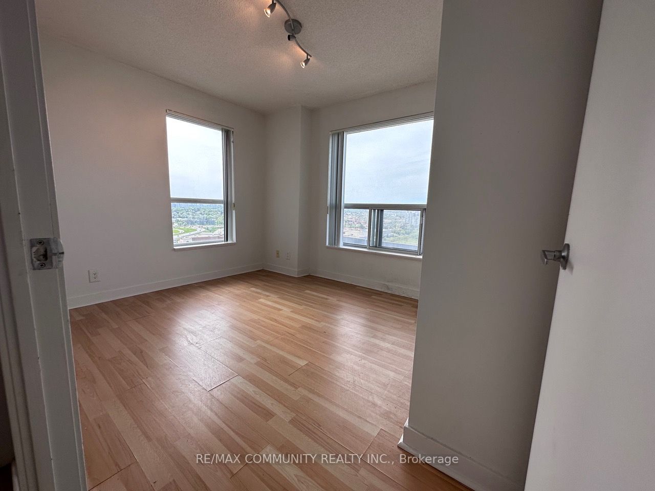 38 Lee Centre Dr, #2612