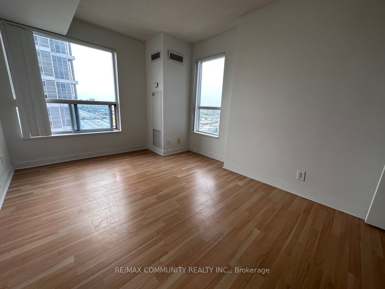 38 Lee Centre Dr, #2612