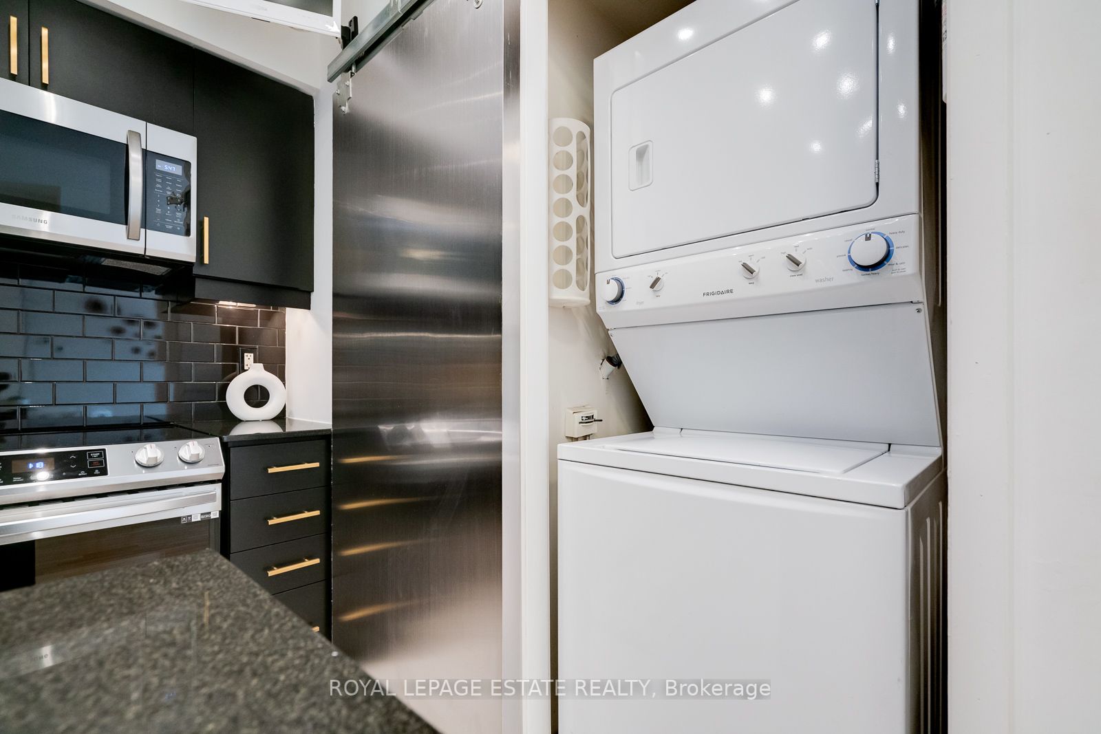 601 Kingston Rd, #410
