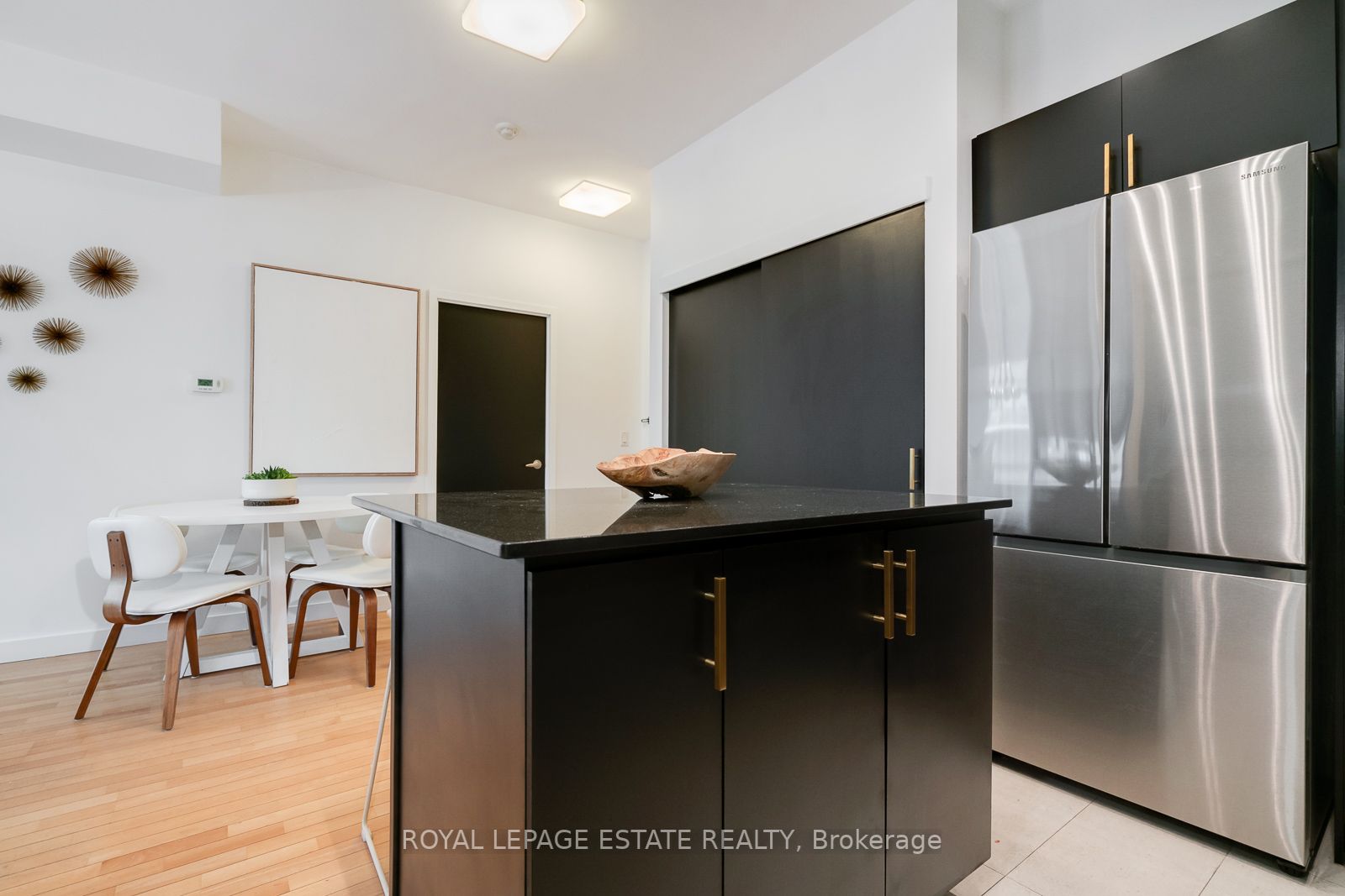 601 Kingston Rd, #410