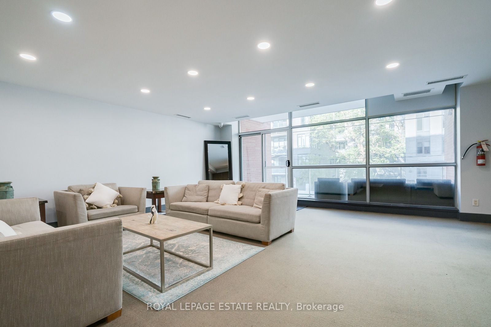 601 Kingston Rd, #410