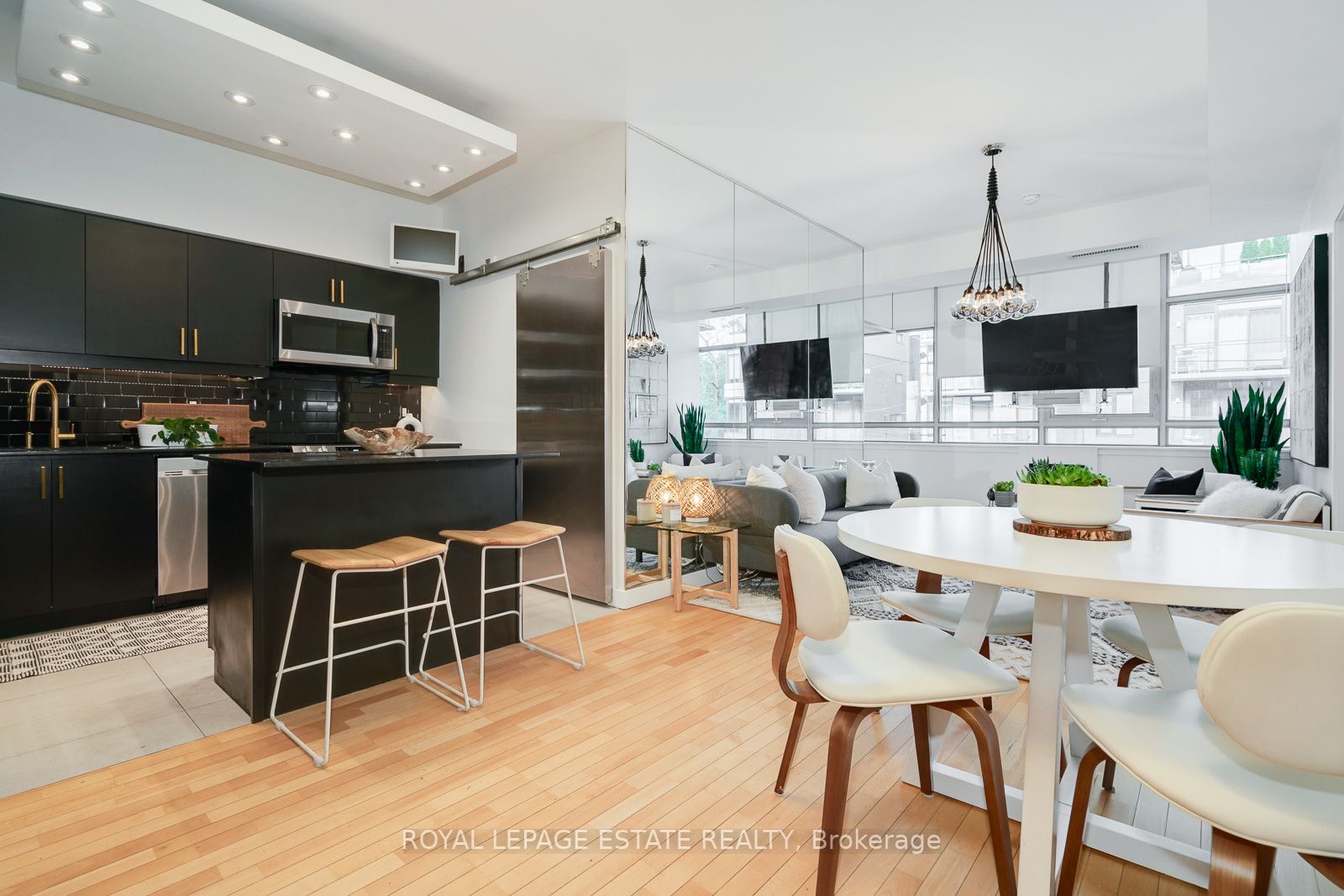 601 Kingston Rd, #410