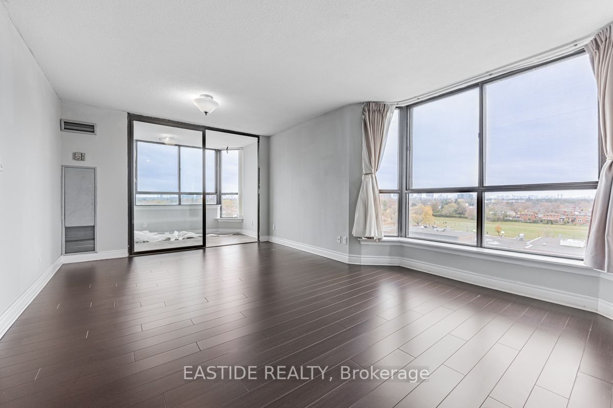 55 Bamburgh Circ, #810
