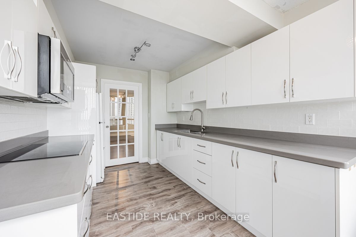55 Bamburgh Circ, #810