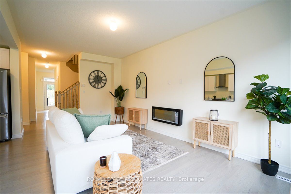 20 Littlewood Dr