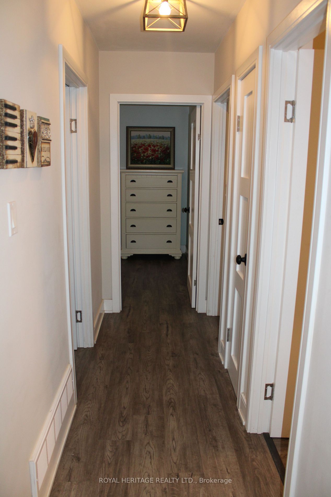 888 Marinet Cres
