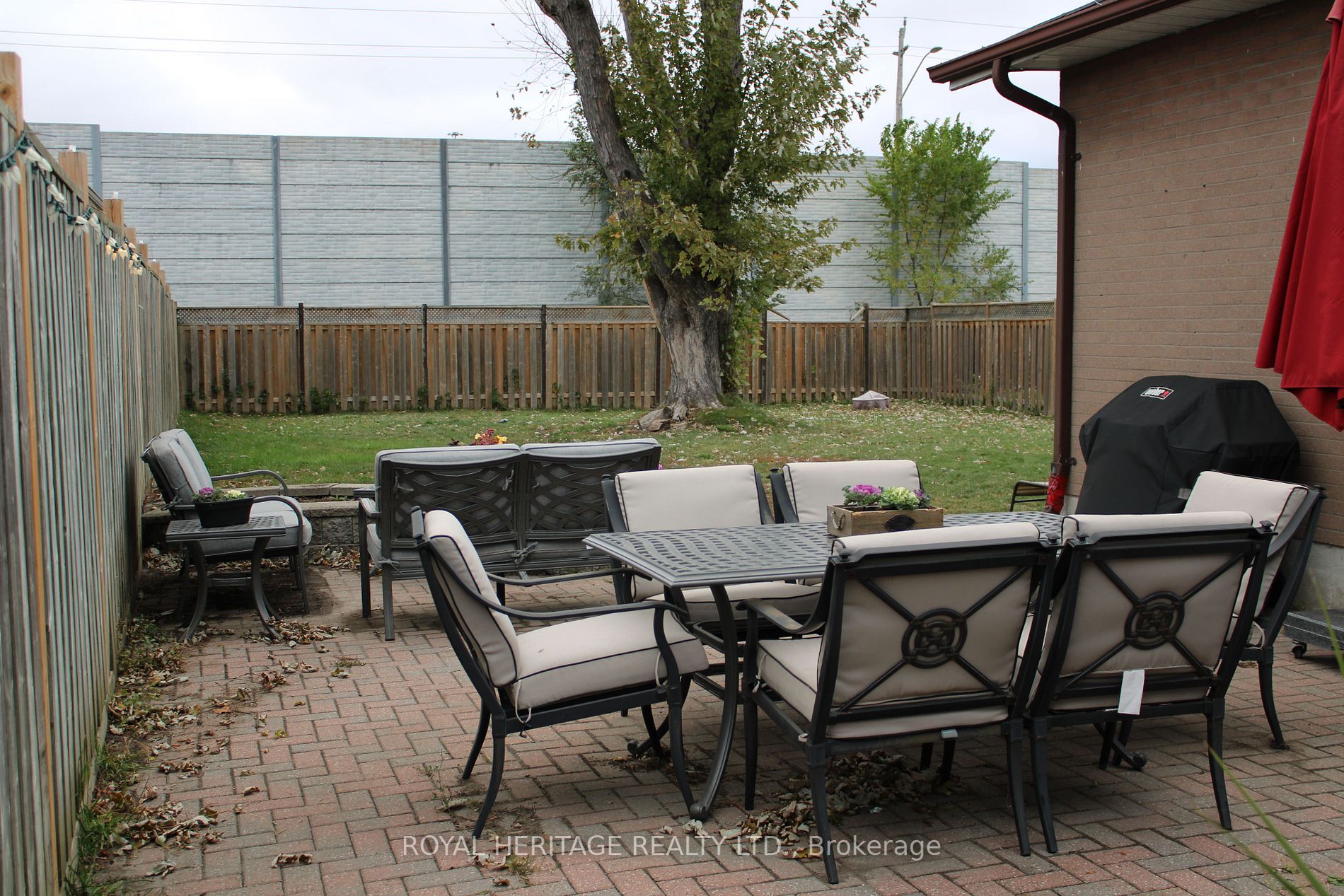 888 Marinet Cres