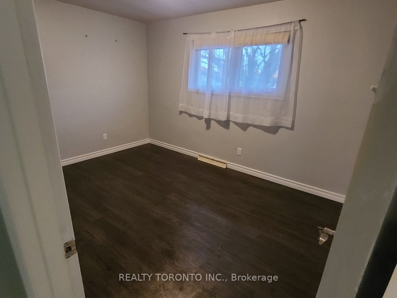 40 Parkview Blvd, #Main Fl