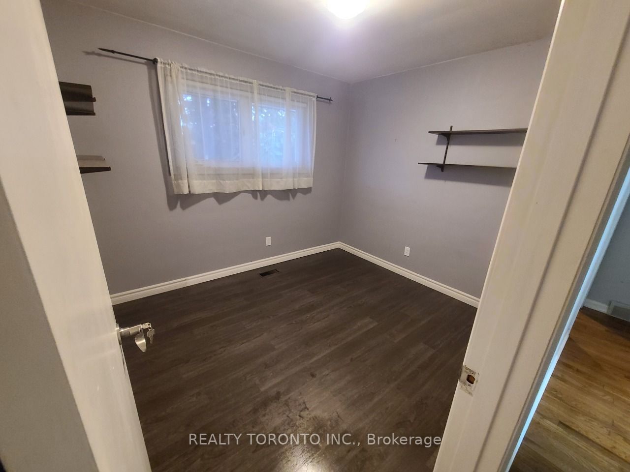 40 Parkview Blvd, #Main Fl