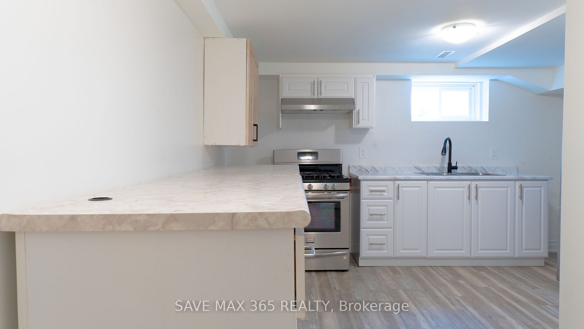 1358 Poprad Ave