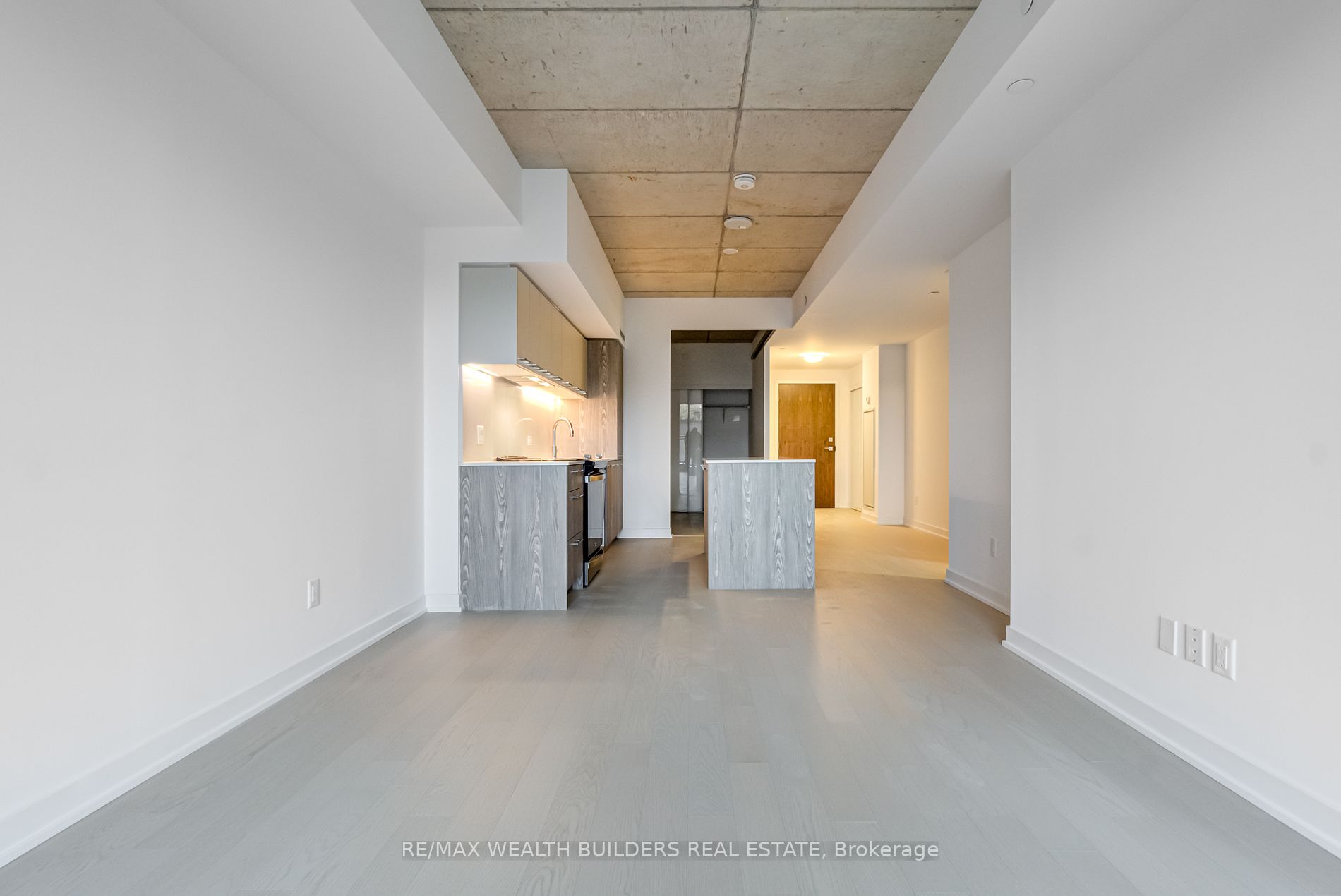 665 Queen St E, #201