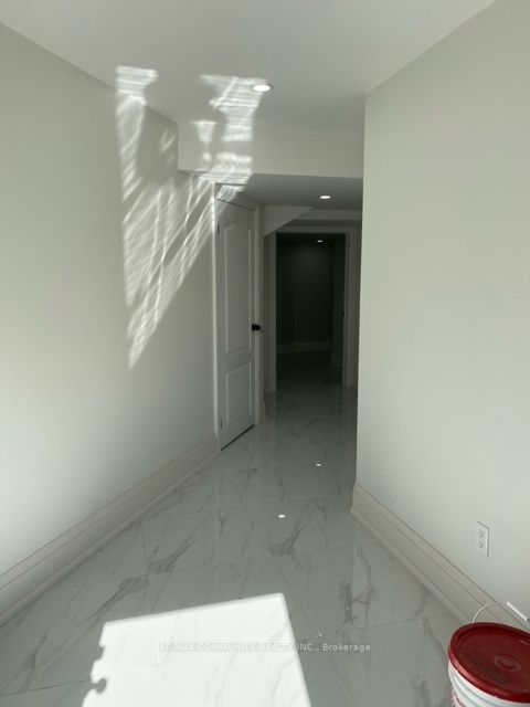 1692 Shade Master Dr
