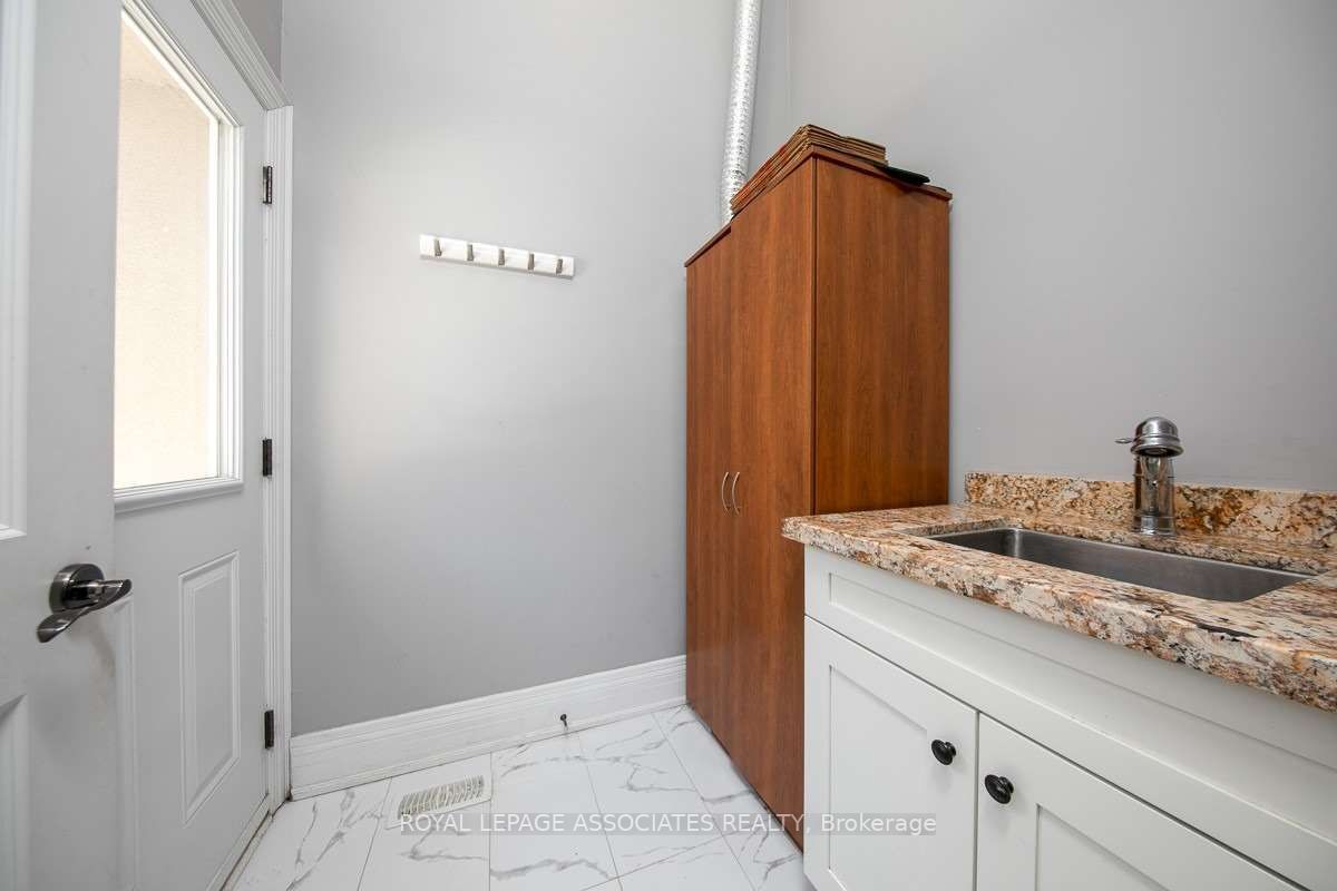 181 Kennedy Rd