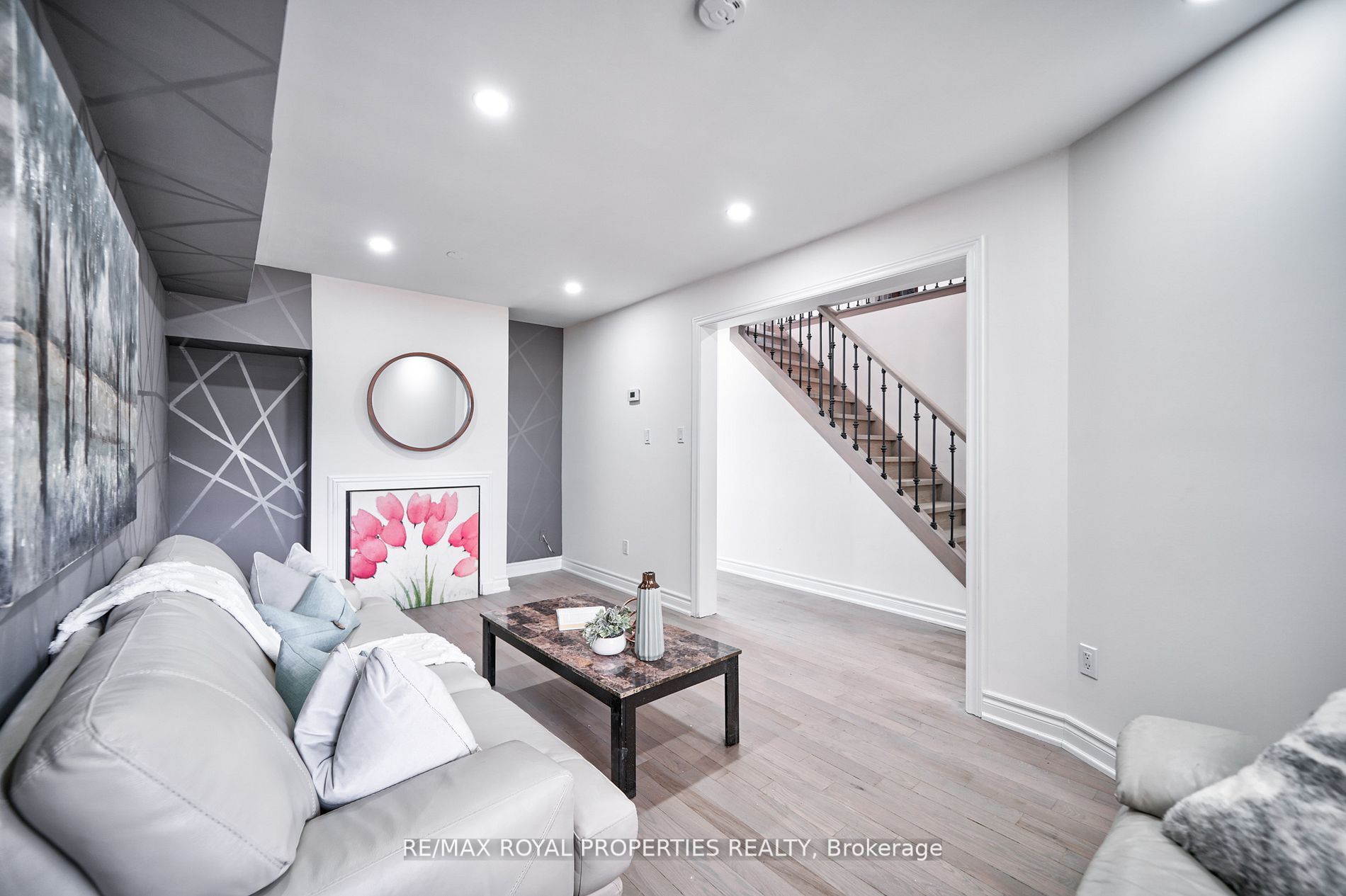 26 Dali Cres