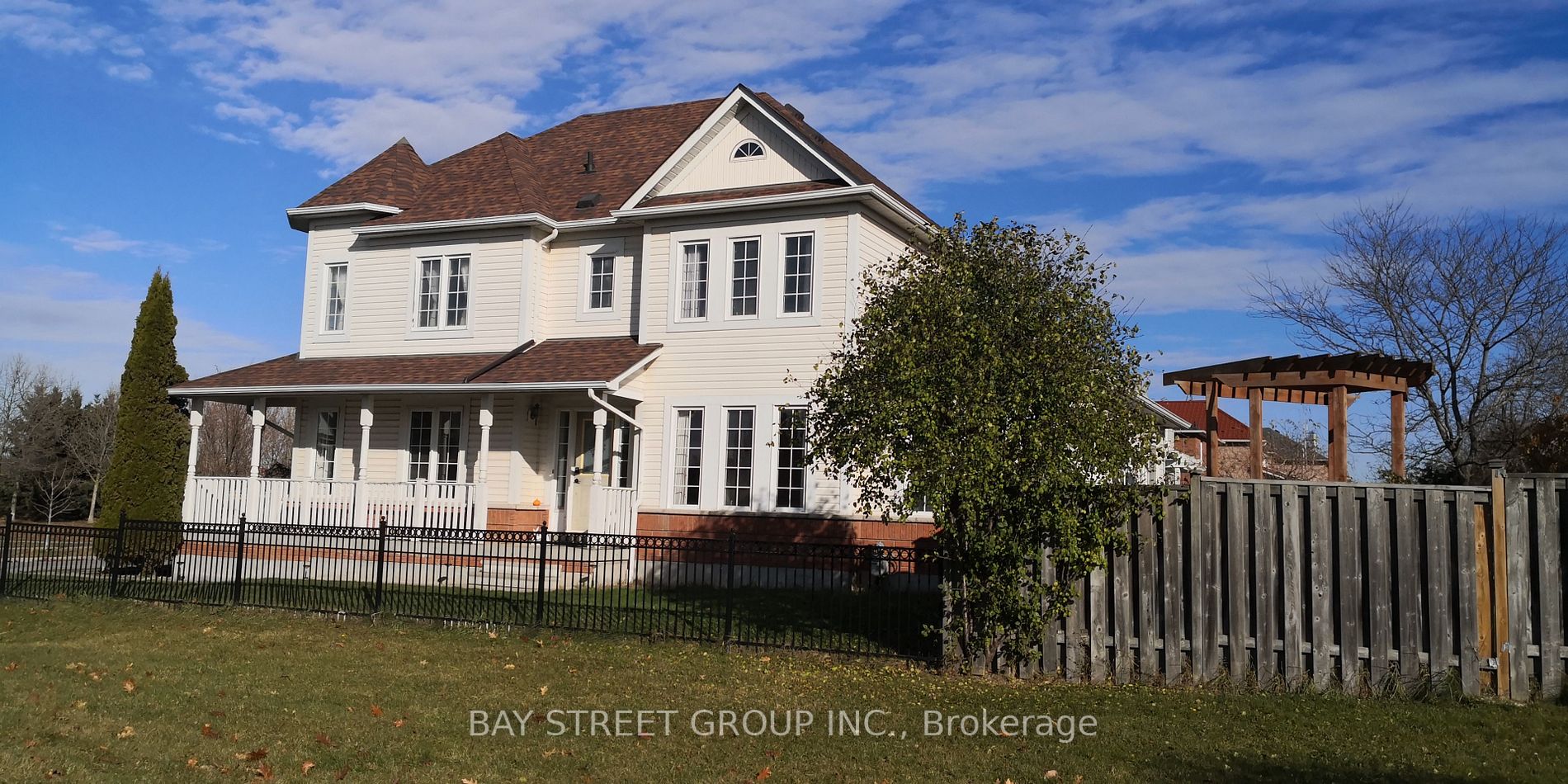 61 Portage Tr