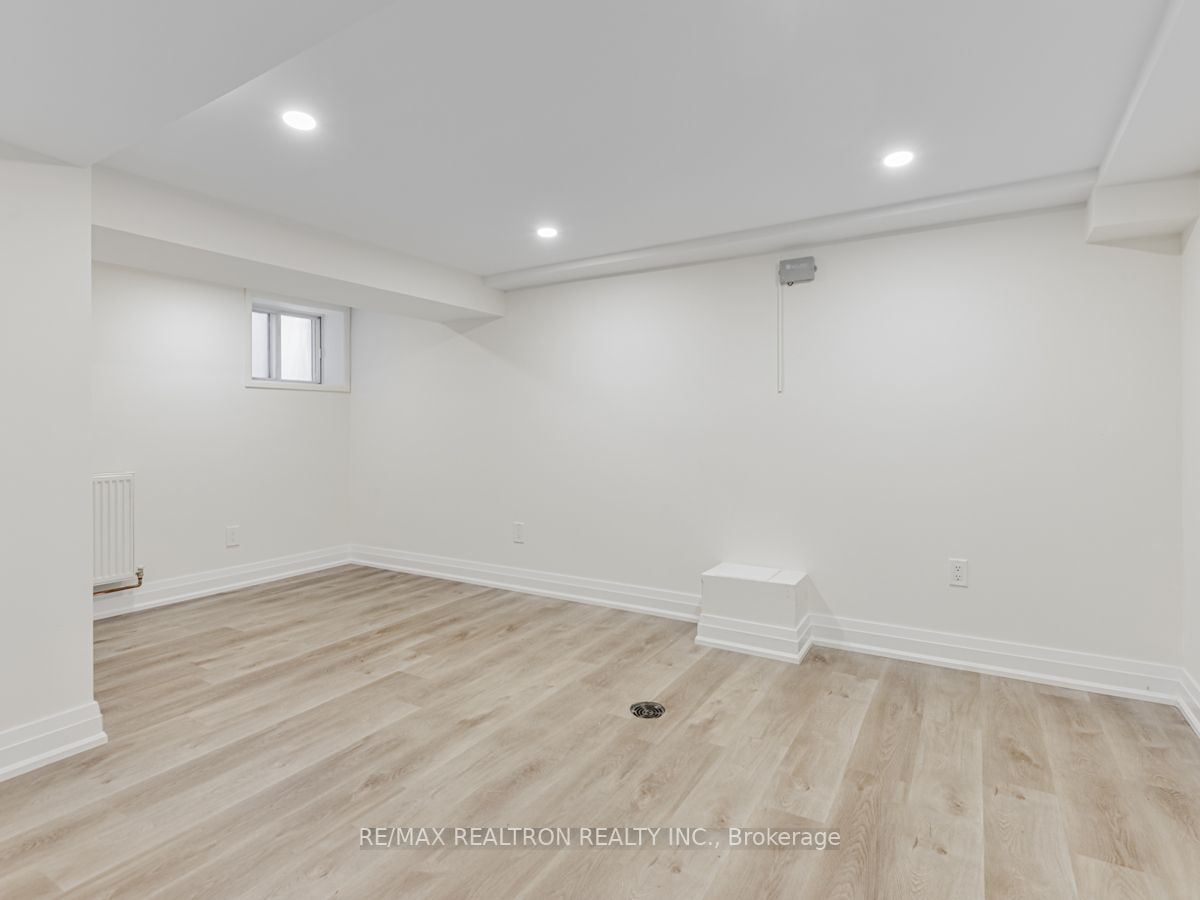 123 Browning Ave