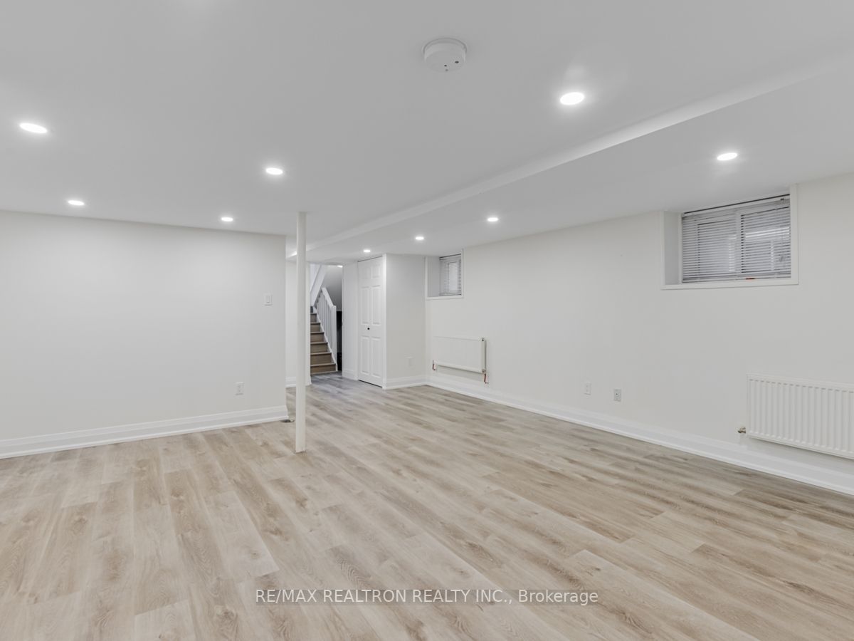 123 Browning Ave