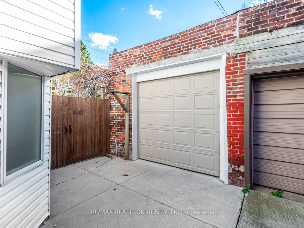 123 Browning Ave