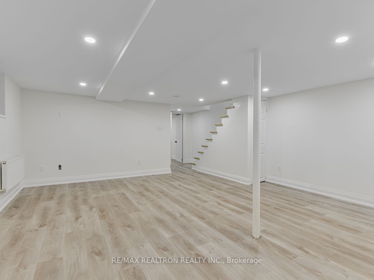 123 Browning Ave