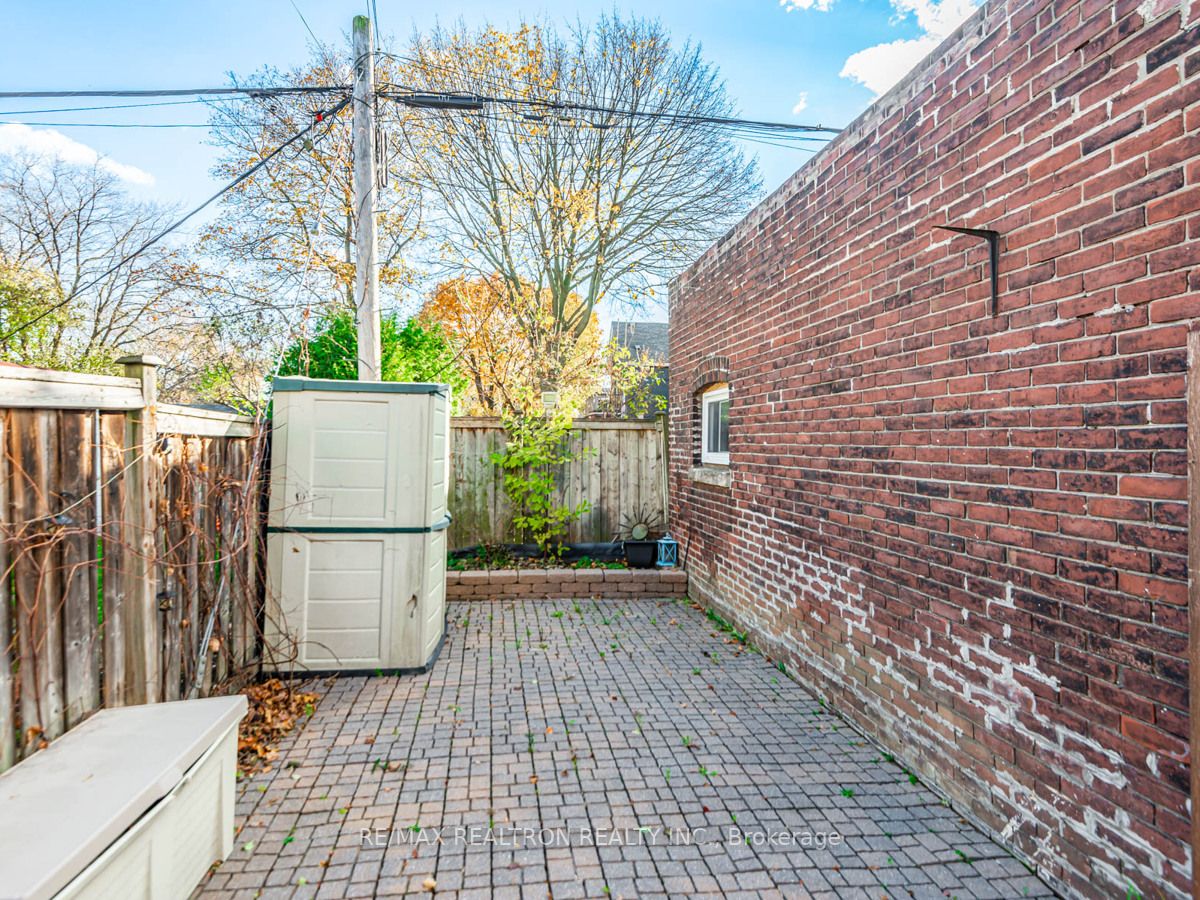 123 Browning Ave