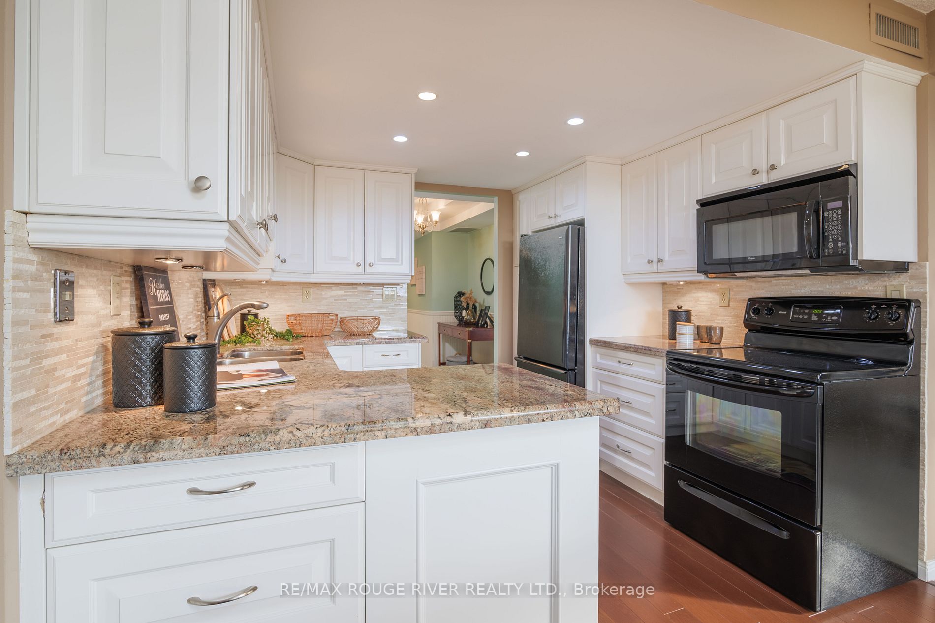 900 Wilson Rd N, #1206