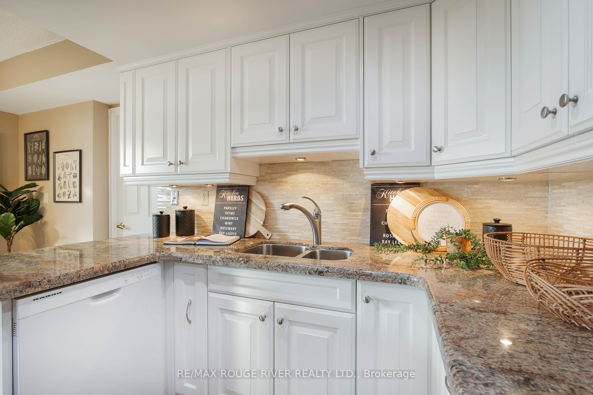 900 Wilson Rd N, #1206