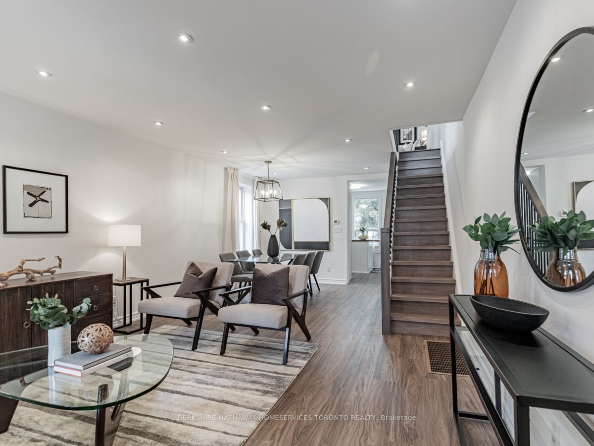 48 Queensdale Ave