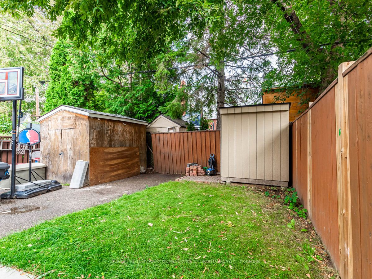 48 Queensdale Ave