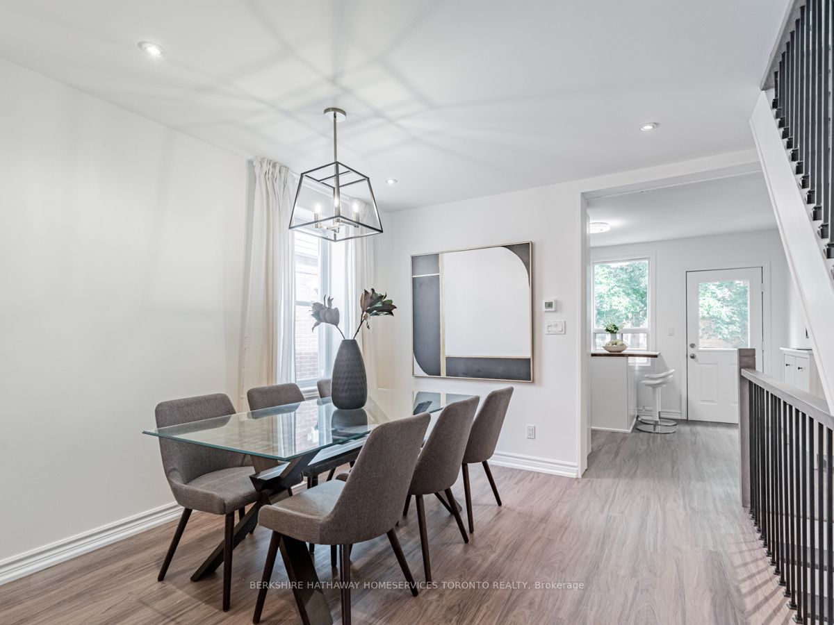 48 Queensdale Ave