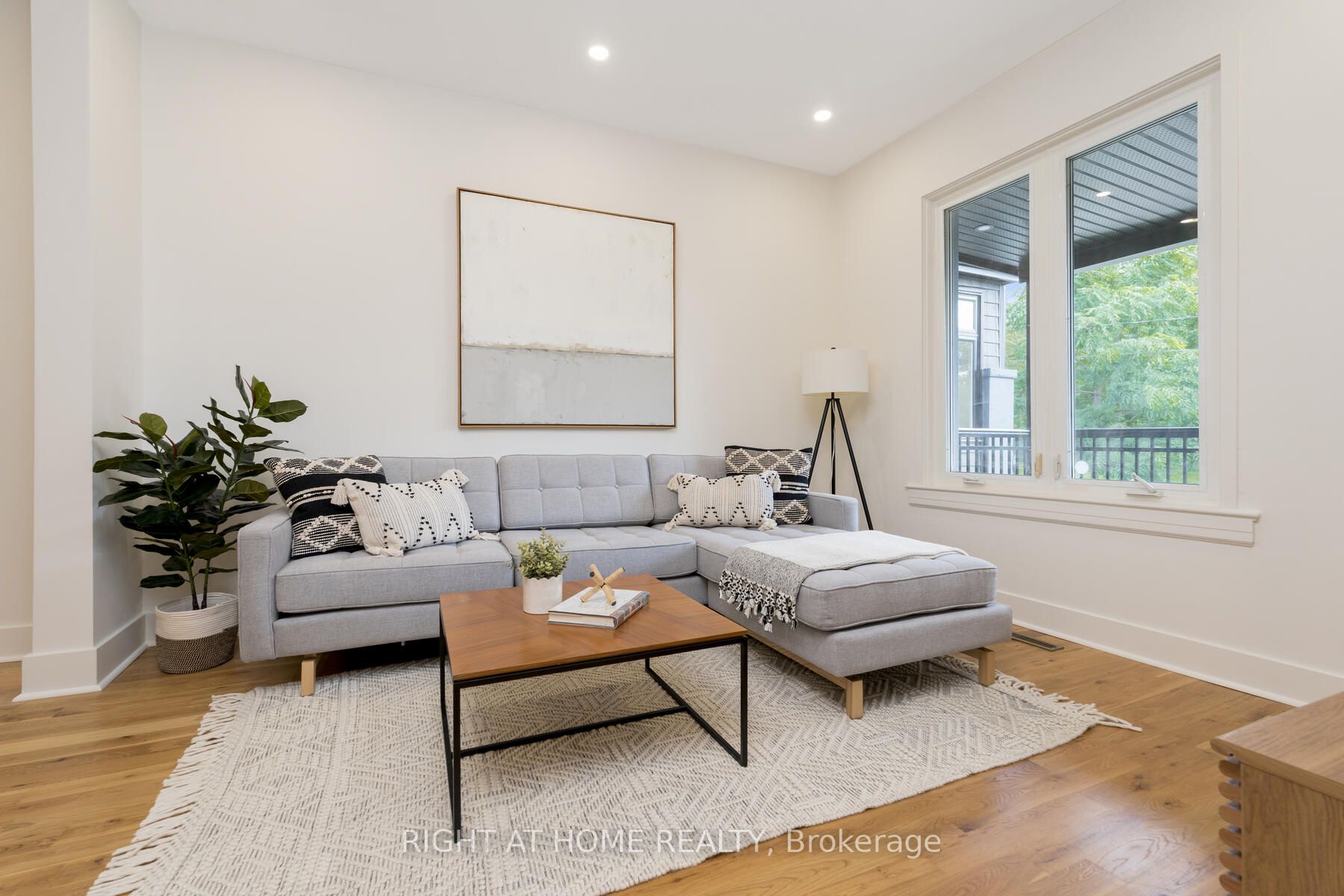 726 Logan Ave