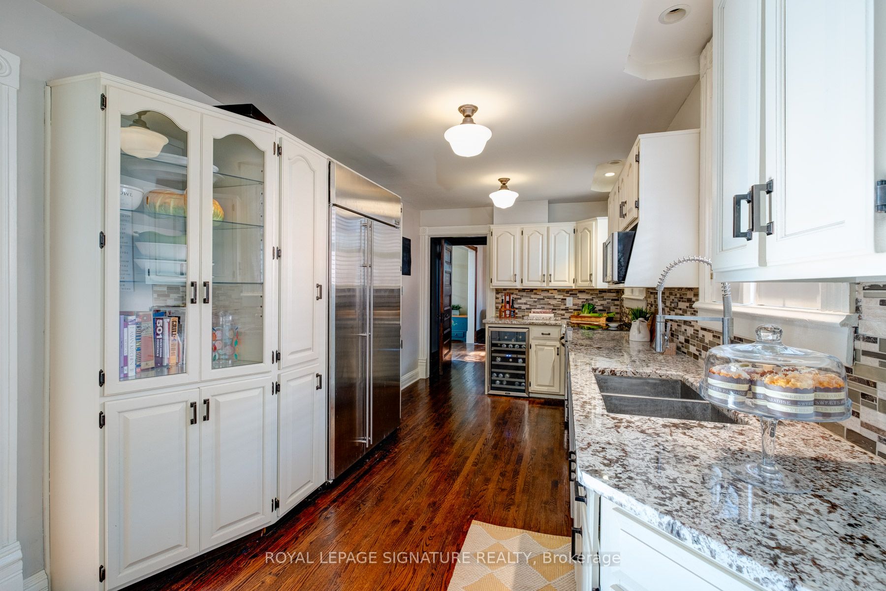 225 King St