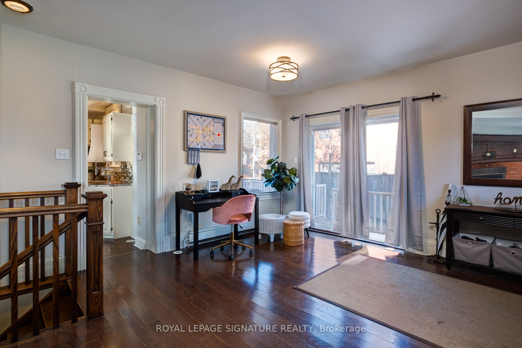 225 King St
