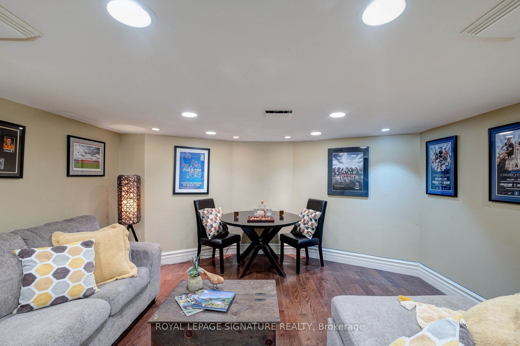 225 King St