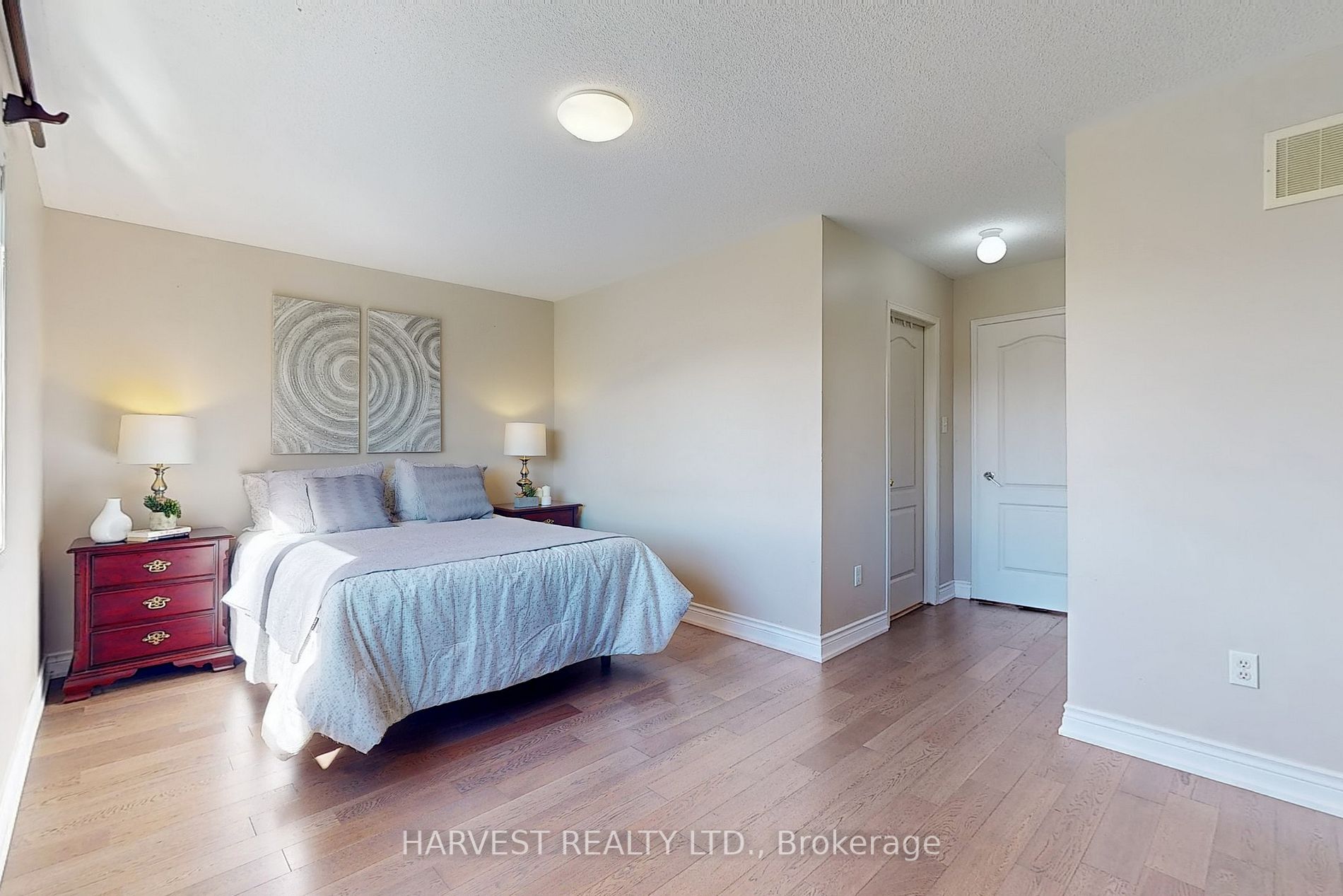 3 Tozer Cres