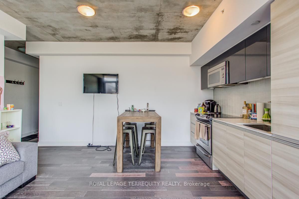 1190 Dundas St E, #528