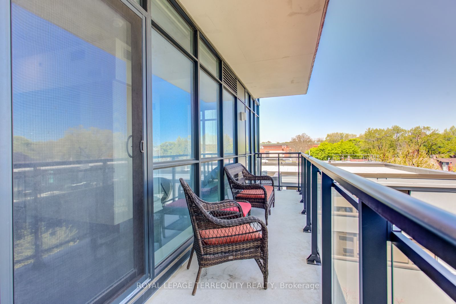 1190 Dundas St E, #528