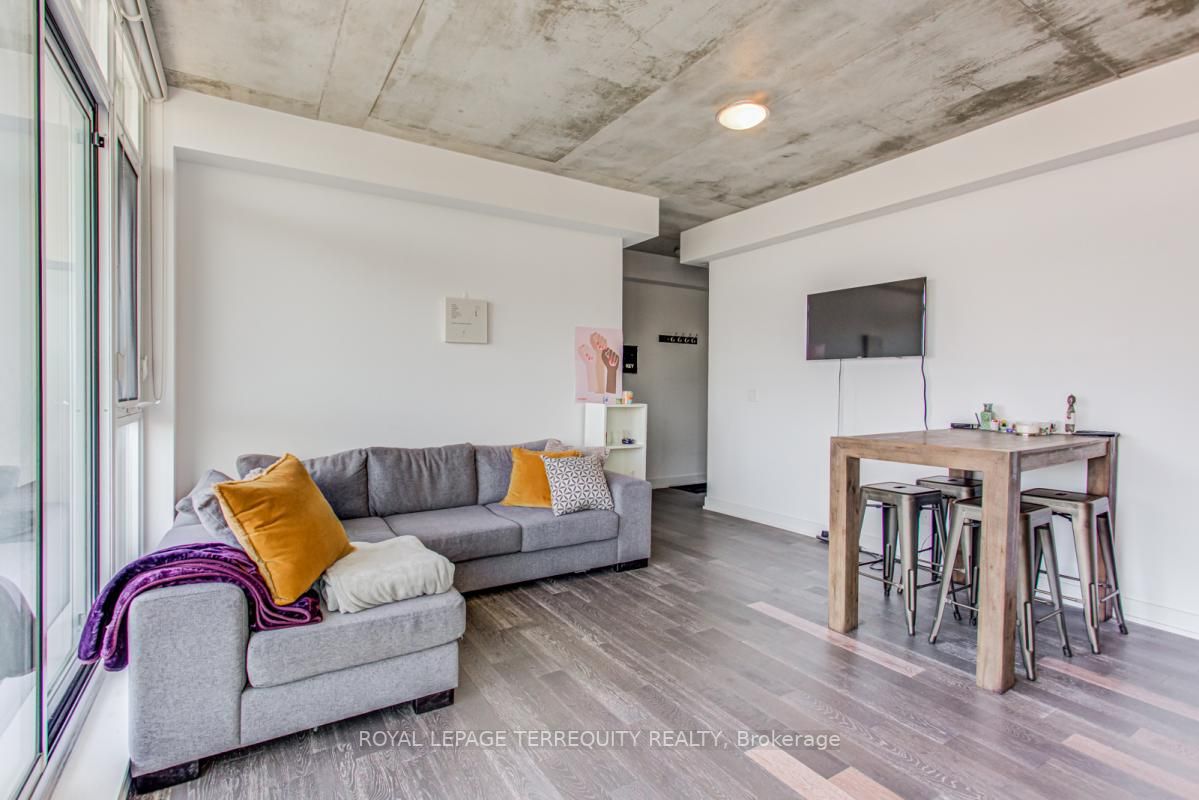 1190 Dundas St E, #528