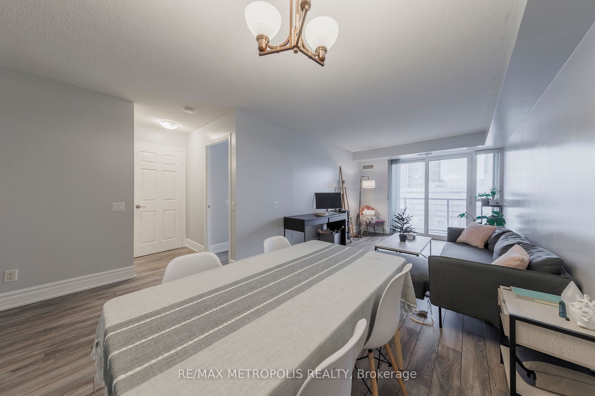 83 Borough Dr, #607