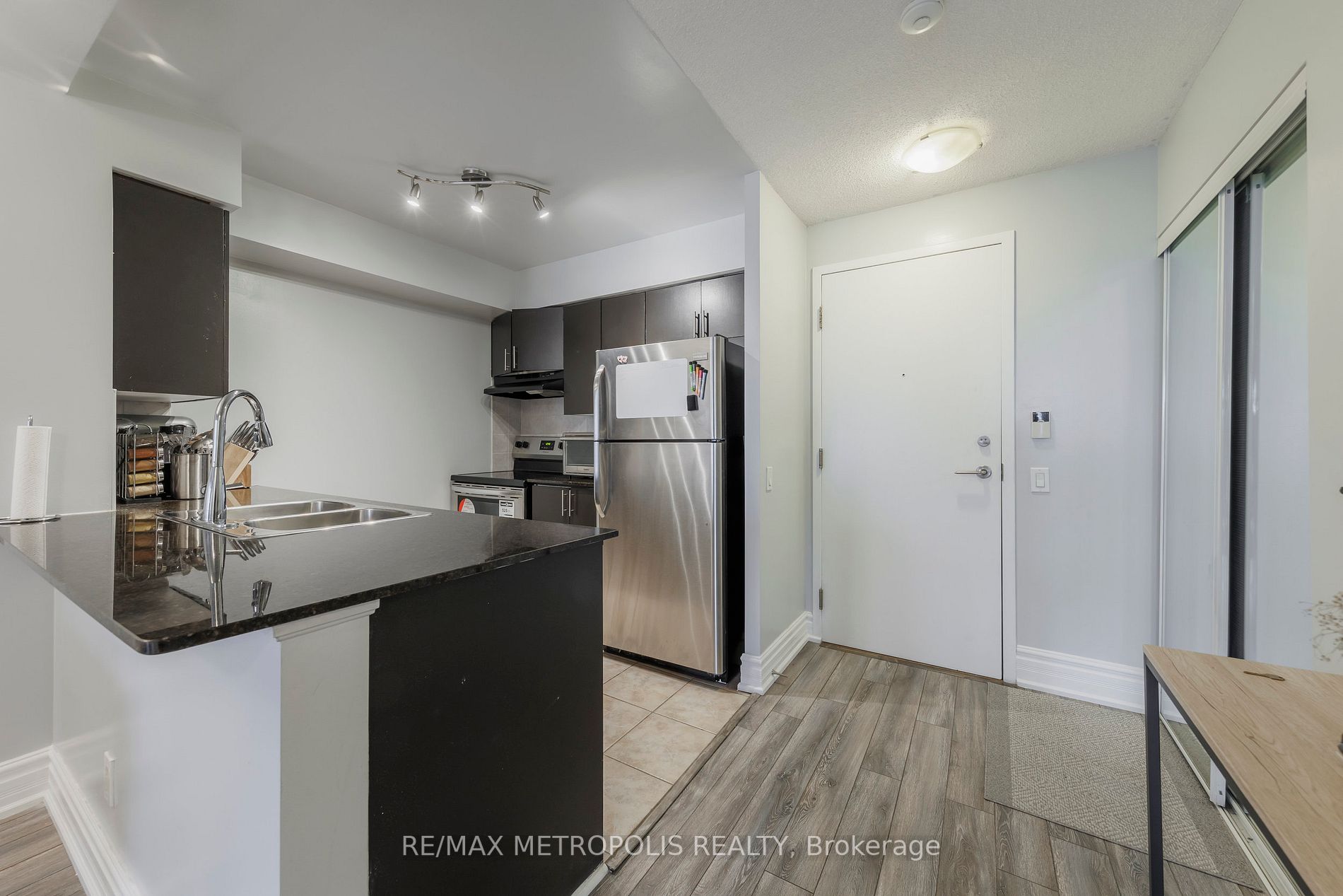 83 Borough Dr, #607