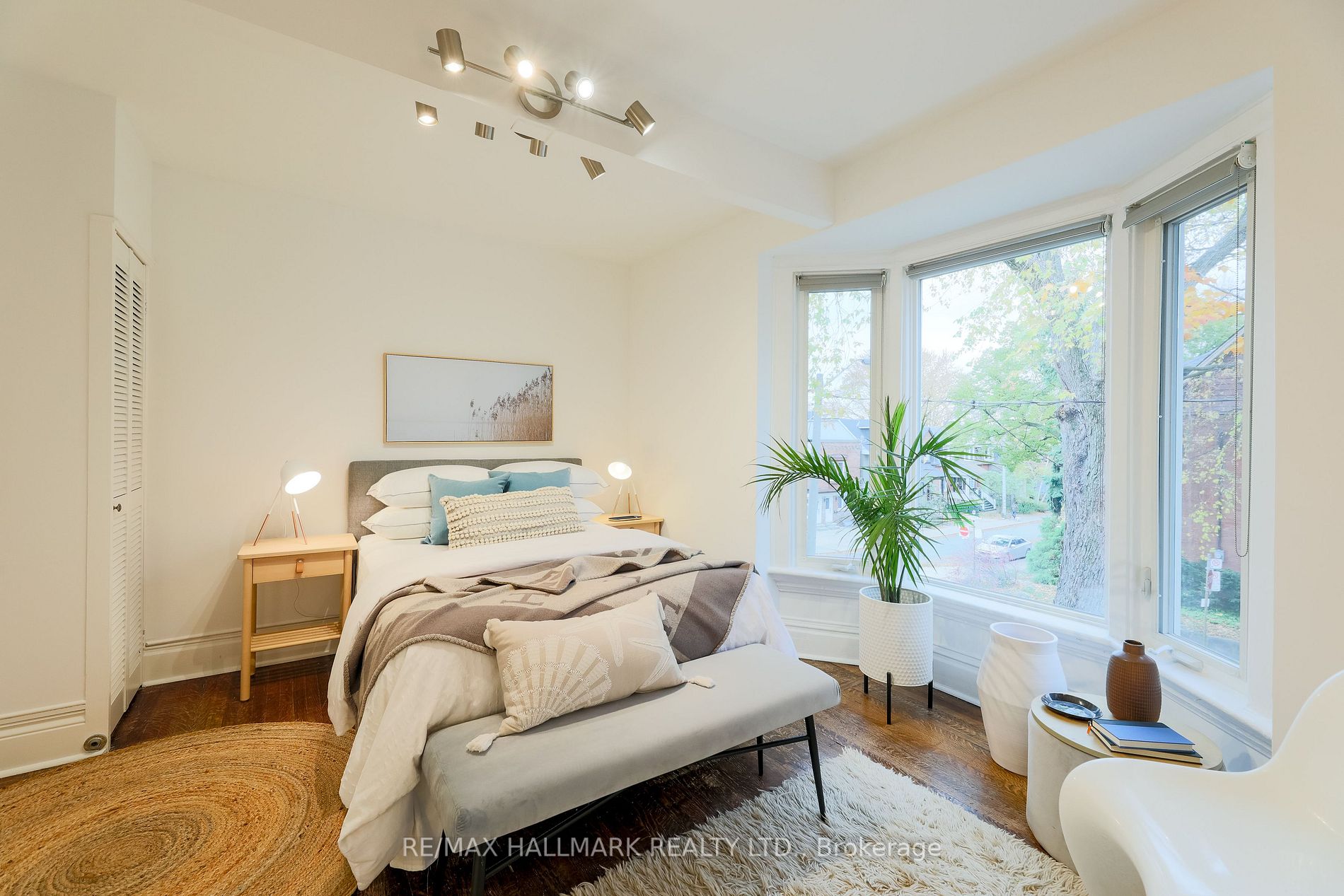 156 Riverdale Ave